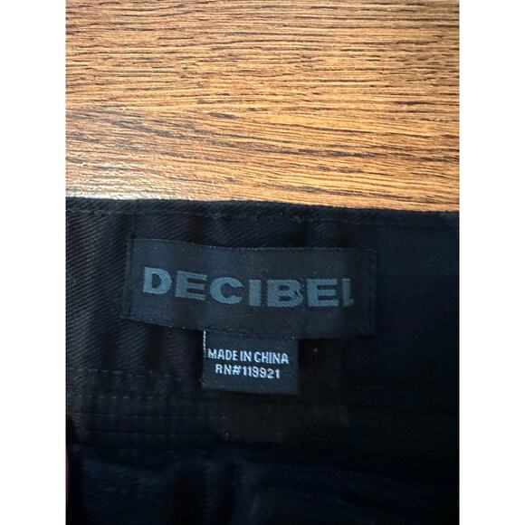 Decibel Men's Zippered Pocket Cargo Shorts Black Approx Size 42 NWOT Rock Style - Picture 3 of 8